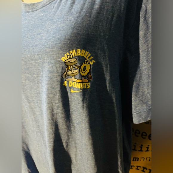 Nike dri-fit shirt - Picture 3 of 4